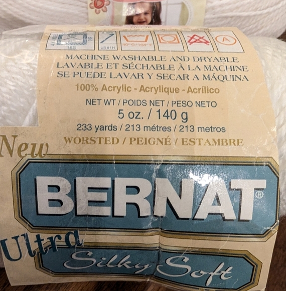 Bernat soft white acrylic yarn bundle 3 skiens 380 g total - Picture 3 of 5